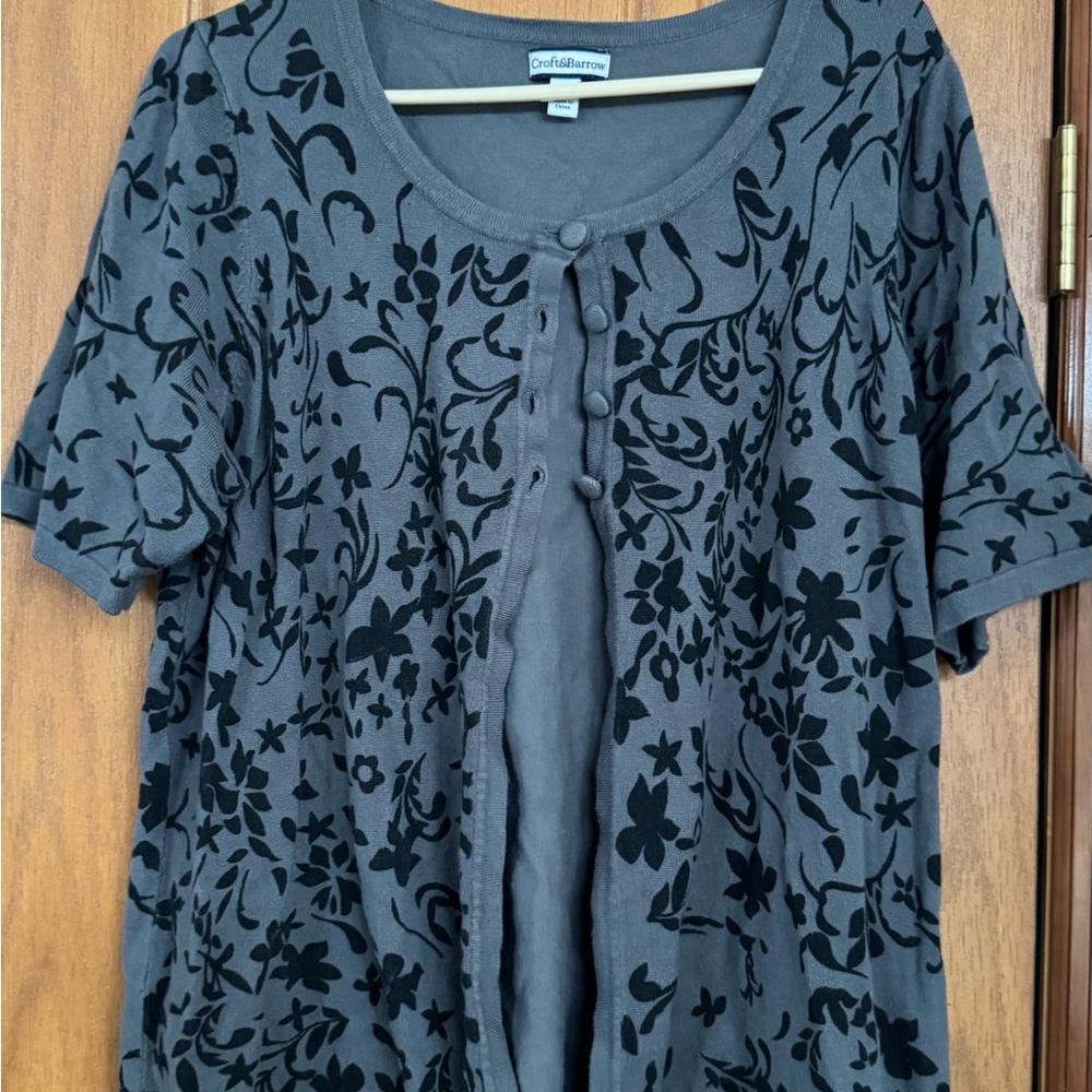 Croft & Barrow Charcoal Floral Shortsleeved Lightweight Cardigan Sweater 1X